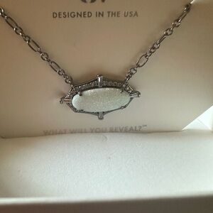 Chic Silver Necklace with White Stone